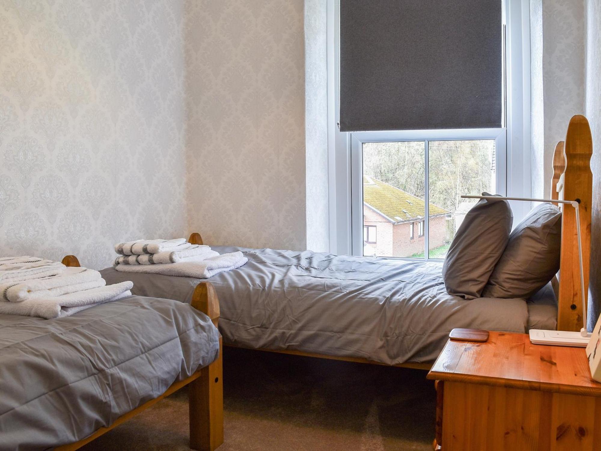 Cwmcarn Cottage Crosskeys Екстер'єр фото