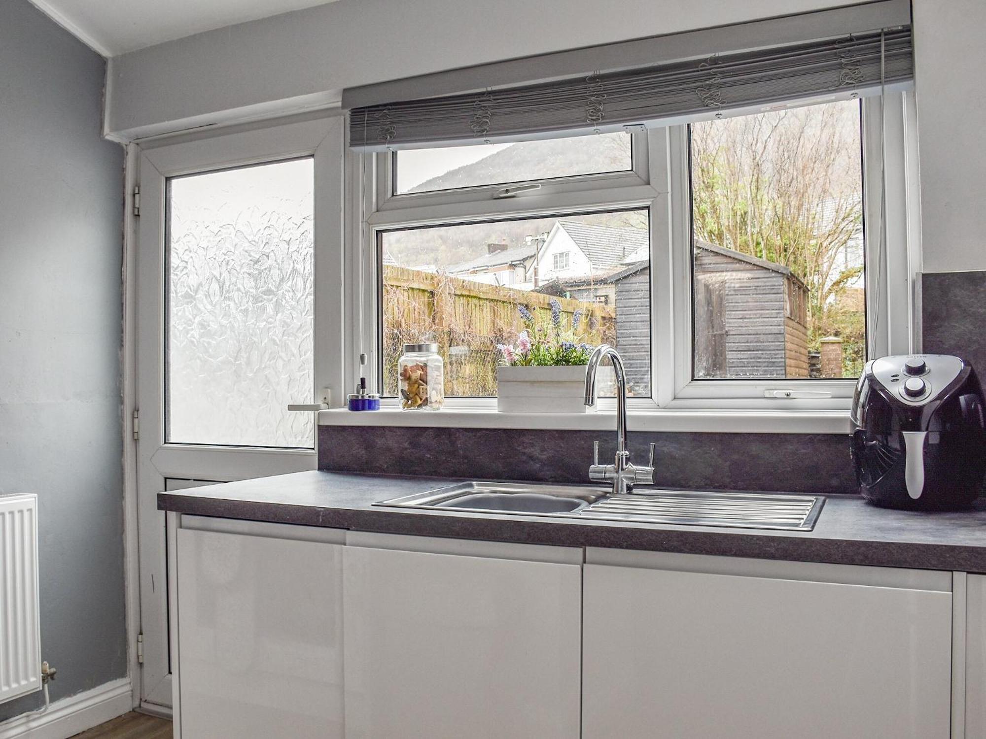 Cwmcarn Cottage Crosskeys Екстер'єр фото